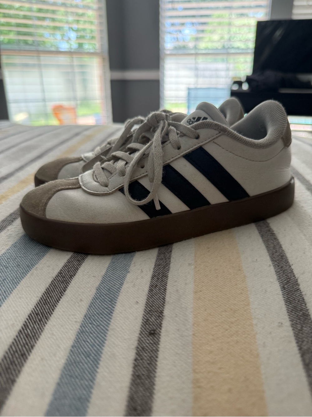 Kids adidas Sambas - Size 2